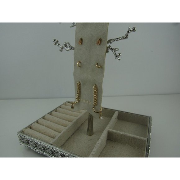 NEW WITH TAGS EXPRESS SET OF 5 SHINY GOLD EARRING SET - Picture 2 of 4